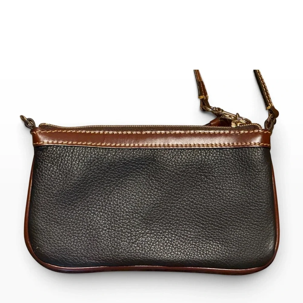Dooney & Bourke Black Pebbled Leather Wristlet Clutch Brown Trim Purse Slim